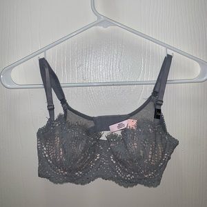 VICTORIA SECRET LINGERIE BRA (NWT)
